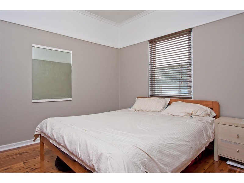 33 Bluett  Crescent, Turvey Park NSW 2650