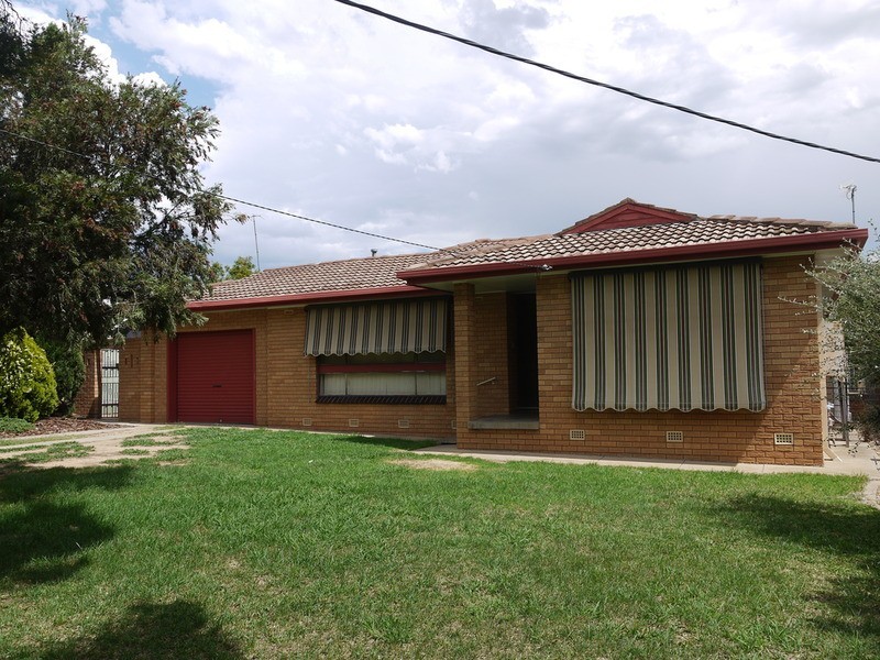 4 Fraser Street, Wagga Wagga NSW 2650