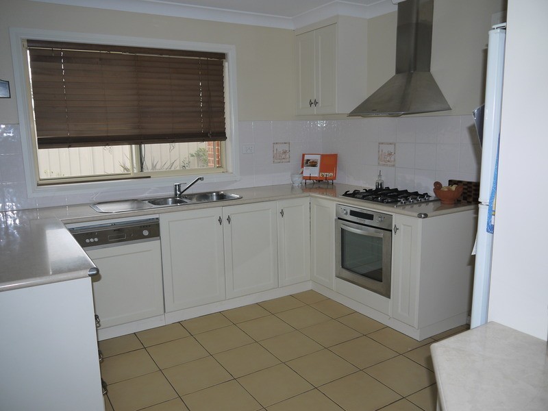 8 Birri Place, Wagga Wagga NSW 2650