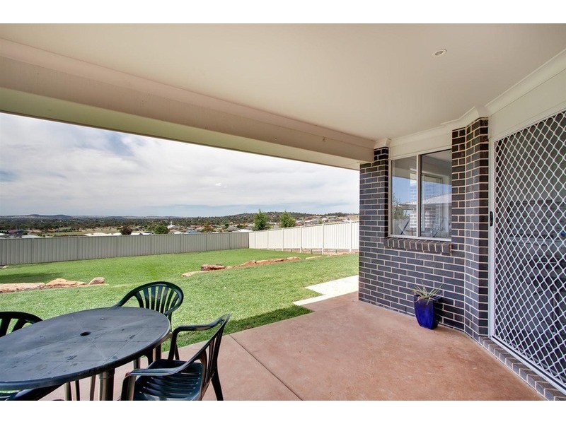 9 Marylands Way, Wagga Wagga NSW 2650