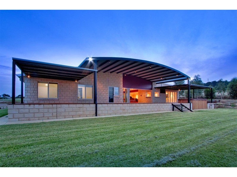 54 Riverview Road, Wagga Wagga NSW 2650