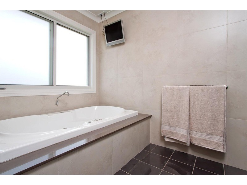 54 Riverview Road, Wagga Wagga NSW 2650