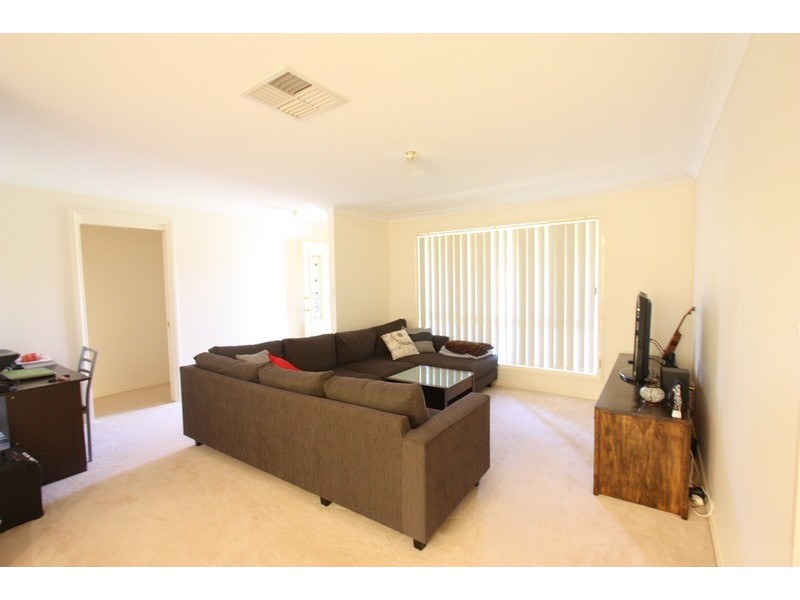 2/14 wilgoma Street, Bourkelands NSW 2650
