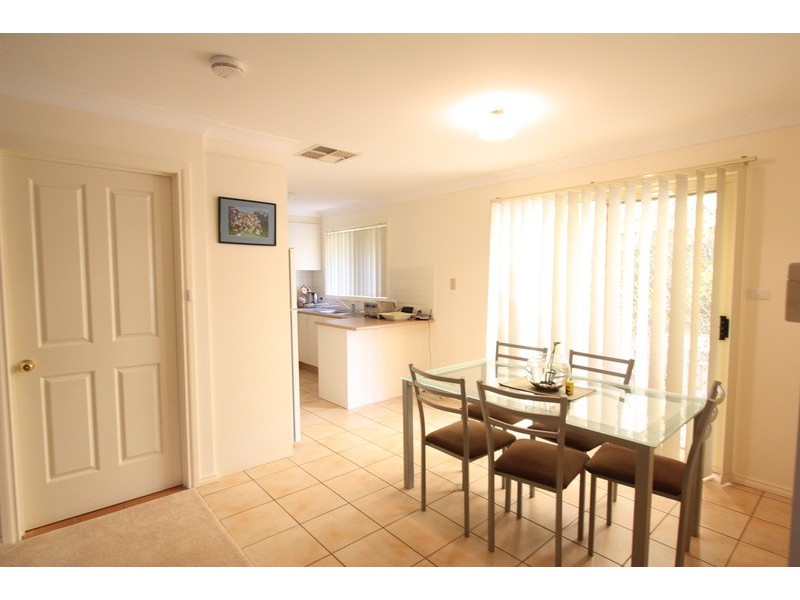 2/14 wilgoma Street, Bourkelands NSW 2650