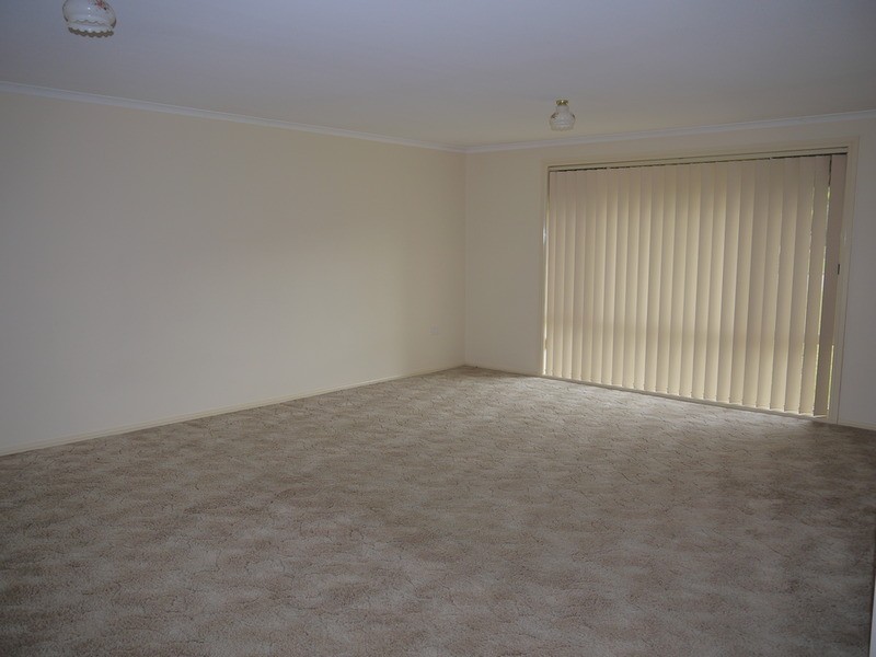 2/15 Yeomans Place, Kooringal NSW 2650