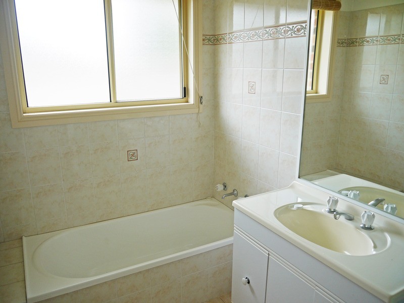 2/15 Yeomans Place, Kooringal NSW 2650