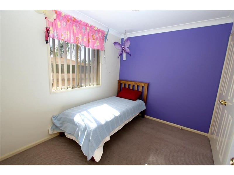 18 Kimba Drive, Glenfield Park NSW 2650