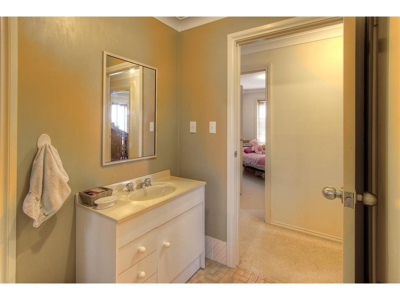 111 Balleroo Crescent, Glenfield Park NSW 2650