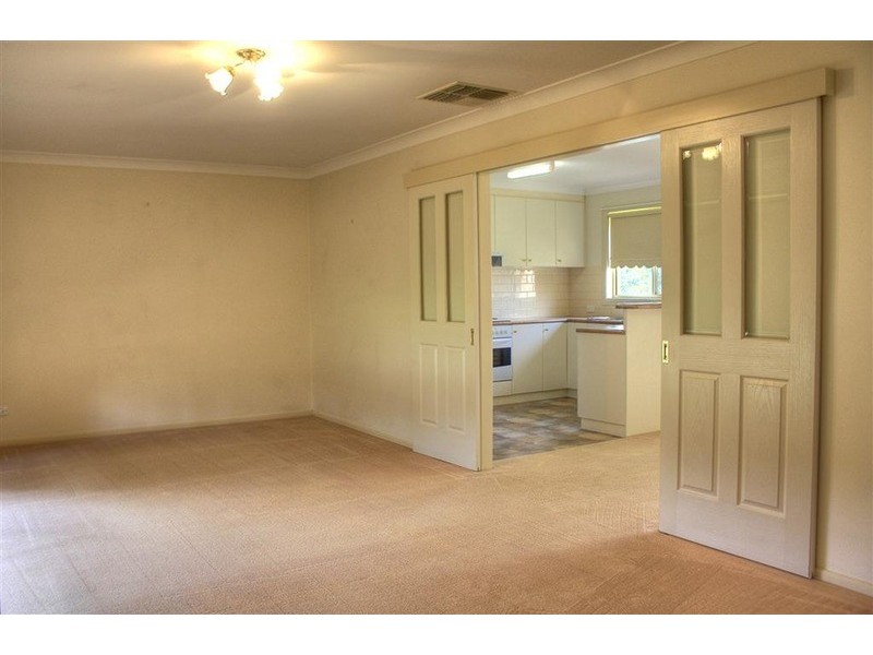 6 Titanga Place, Bourkelands NSW 2650