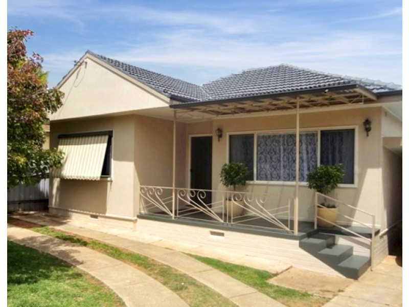 4 Tucker  Street, Wagga Wagga NSW 2650