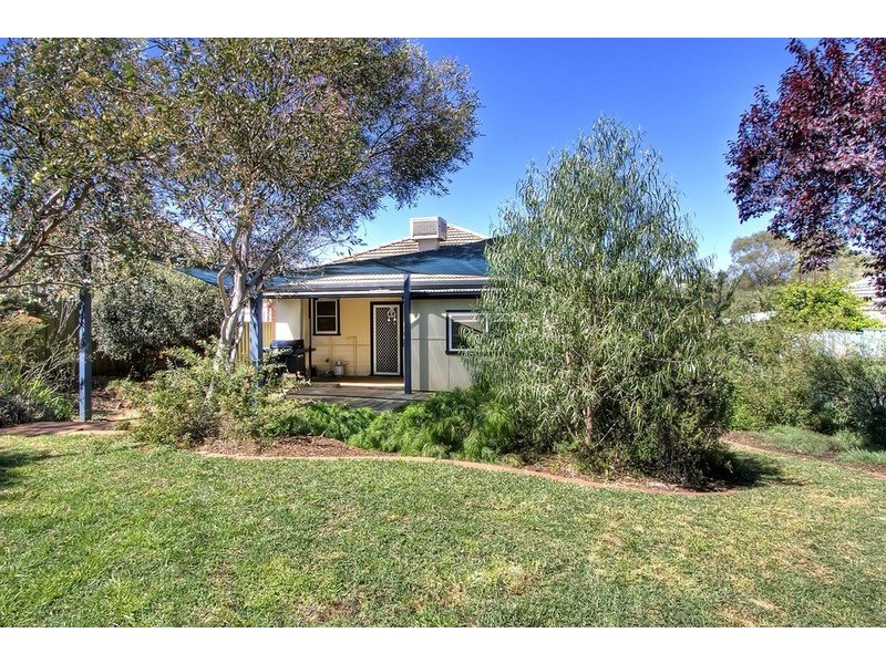 13 Urana Street, Turvey Park NSW 2650