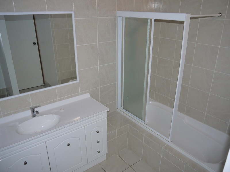 9 Orford Street, Lake Albert NSW 2650