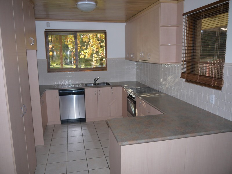 9 Orford Street, Lake Albert NSW 2650