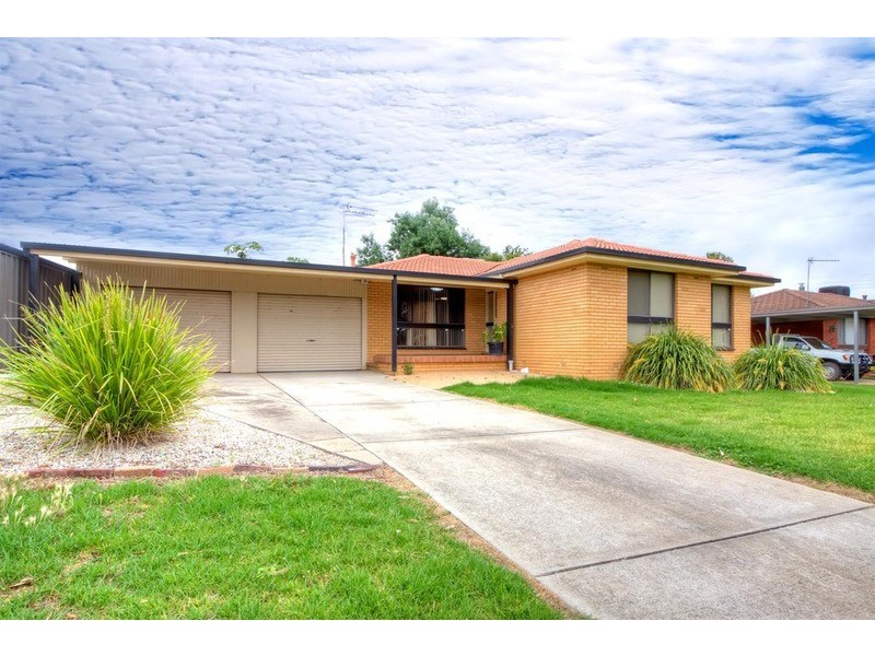 7 Dunn Avenue, Forest Hill NSW 2651