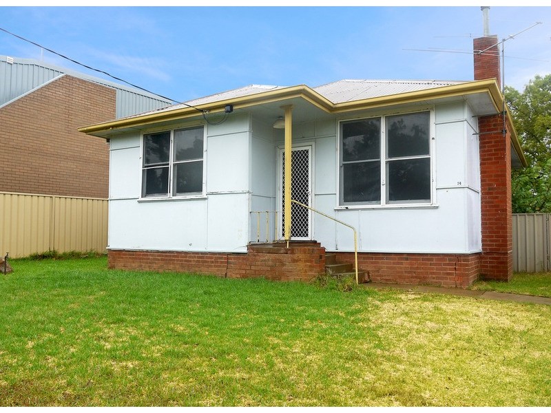 14 Doyle Street, Mount Austin NSW 2650