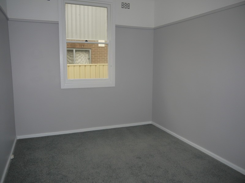 14 Doyle Street, Mount Austin NSW 2650