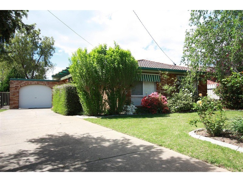 31  Gardenia Avenue, Lake Albert NSW 2650