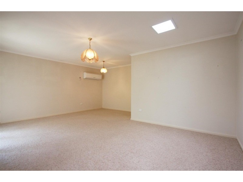 31  Gardenia Avenue, Lake Albert NSW 2650