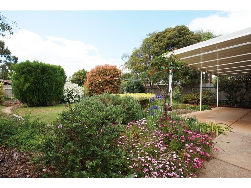 31  Gardenia Avenue, Lake Albert NSW 2650