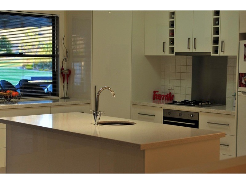 9 Wisteria Place, Springvale NSW 2650