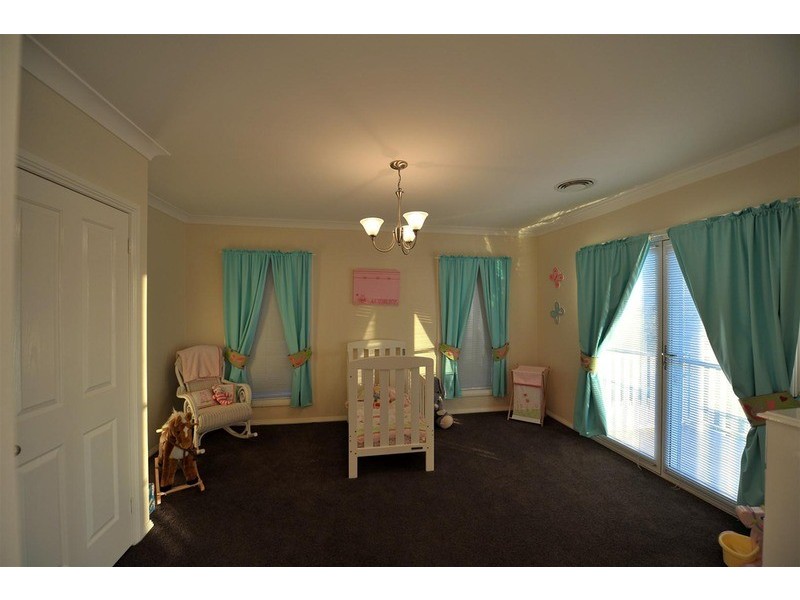 9 Wisteria Place, Springvale NSW 2650