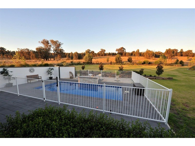 9 Wisteria Place, Springvale NSW 2650