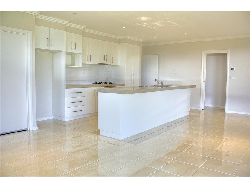 8 Bogong Crescent, Lloyd NSW 2650