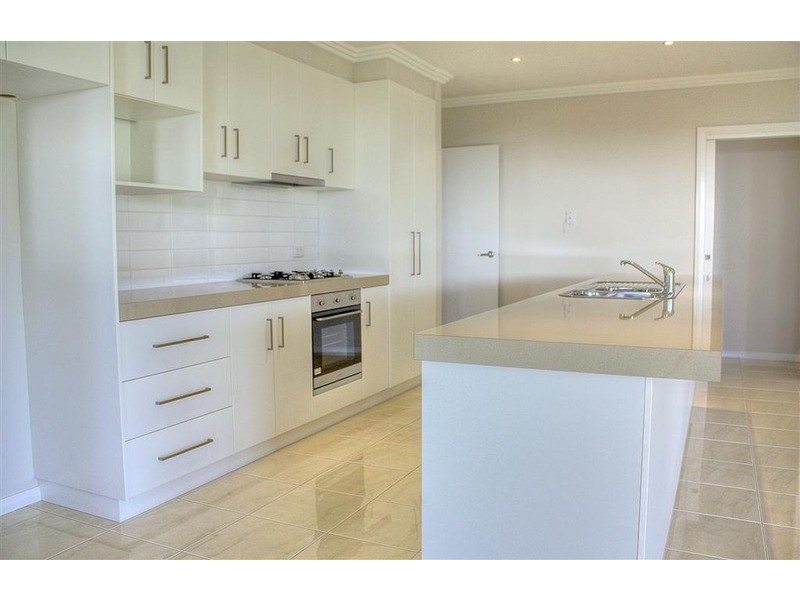 8 Bogong Crescent, Lloyd NSW 2650