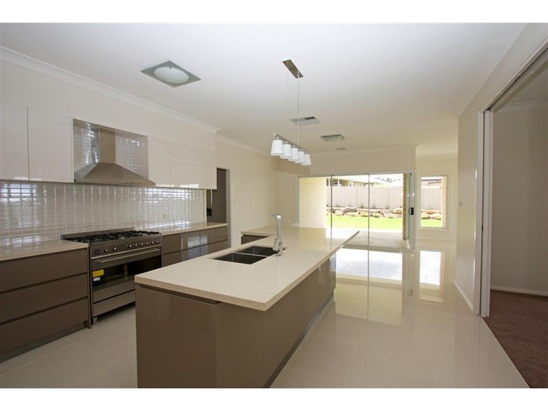 66 Brindabella  Drive, Tatton NSW 2650