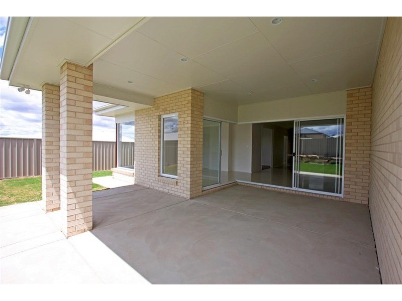 66 Brindabella  Drive, Tatton NSW 2650