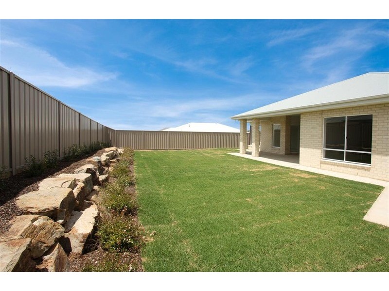 66 Brindabella  Drive, Tatton NSW 2650