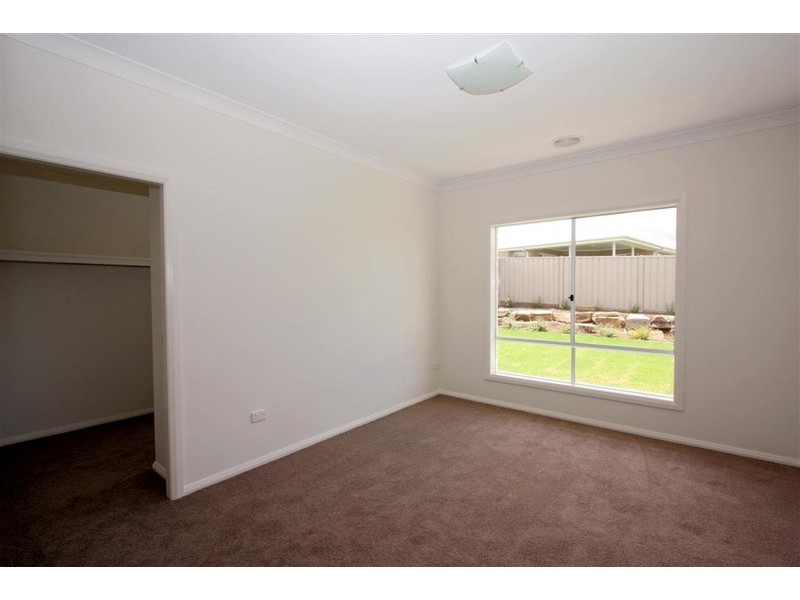 66 Brindabella  Drive, Tatton NSW 2650