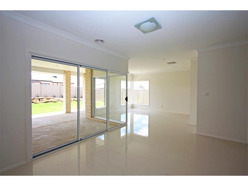 66 Brindabella  Drive, Tatton NSW 2650