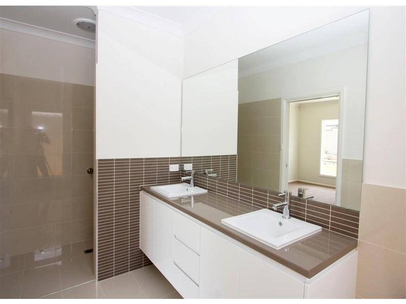 66 Brindabella  Drive, Tatton NSW 2650