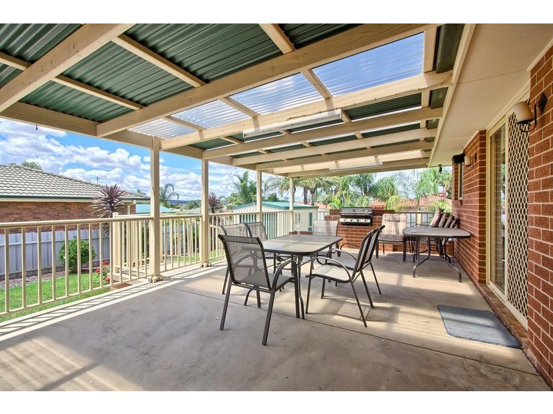 13  Kirrang  Avenue, Glenfield Park NSW 2650