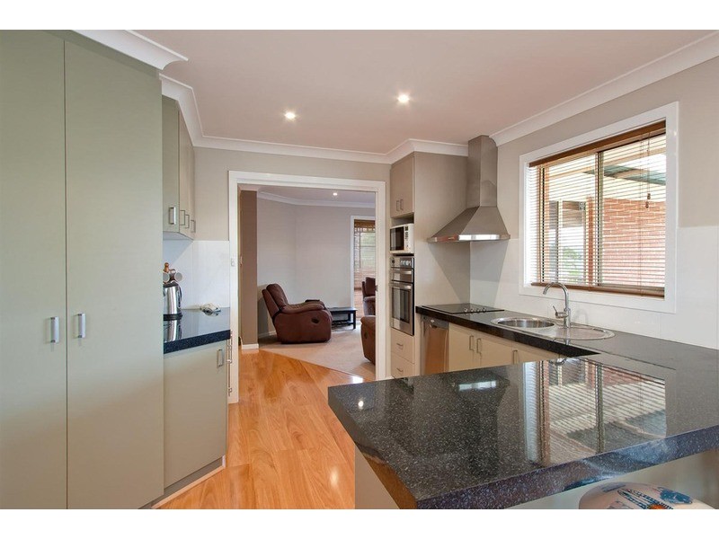 13  Kirrang  Avenue, Glenfield Park NSW 2650