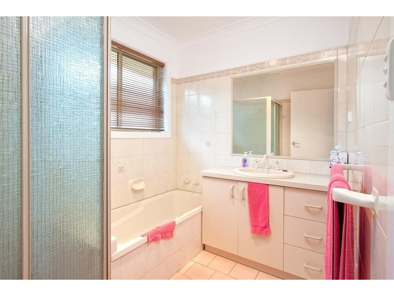 13  Kirrang  Avenue, Glenfield Park NSW 2650