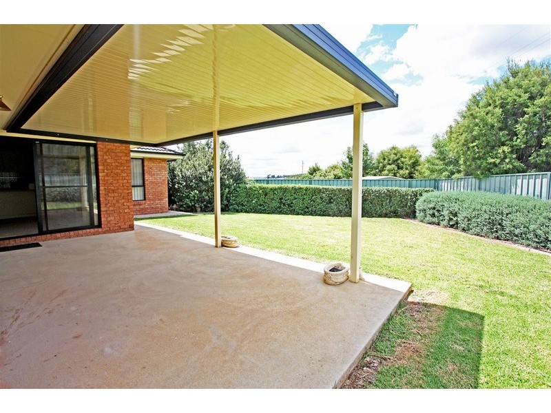 34 Boree  Avenue, Forest Hill NSW 2651