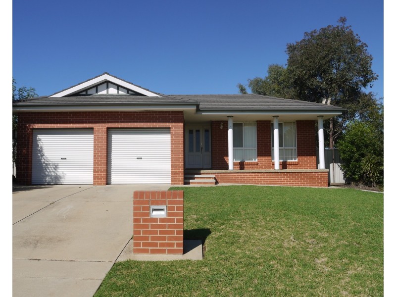 2 Bourkelands Drive, Wagga Wagga NSW 2650
