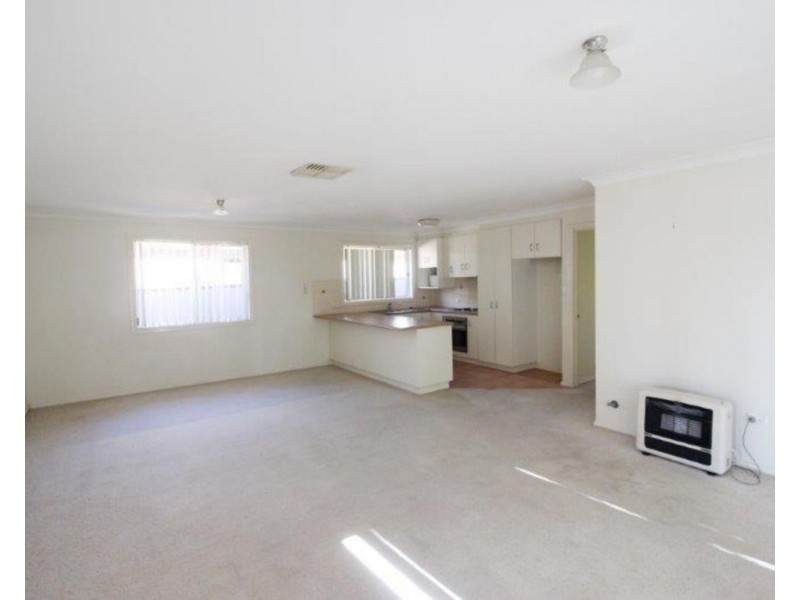 2 Bourkelands Drive, Wagga Wagga NSW 2650