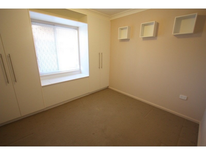 55 Nixon  Crescent, Tolland NSW 2650