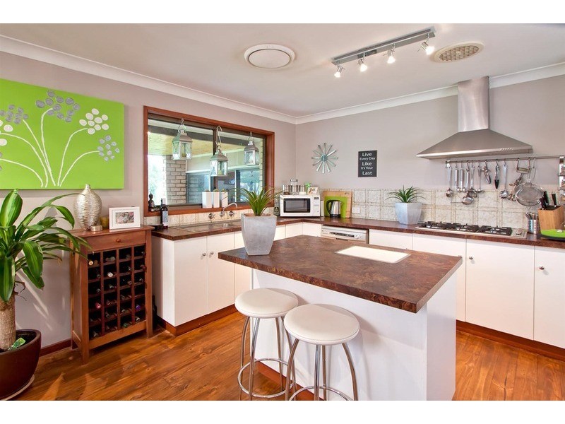 8 Eastlake  Drive, Lake Albert NSW 2650