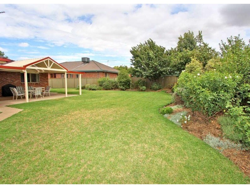 5 Barwon Place, Tatton NSW 2650