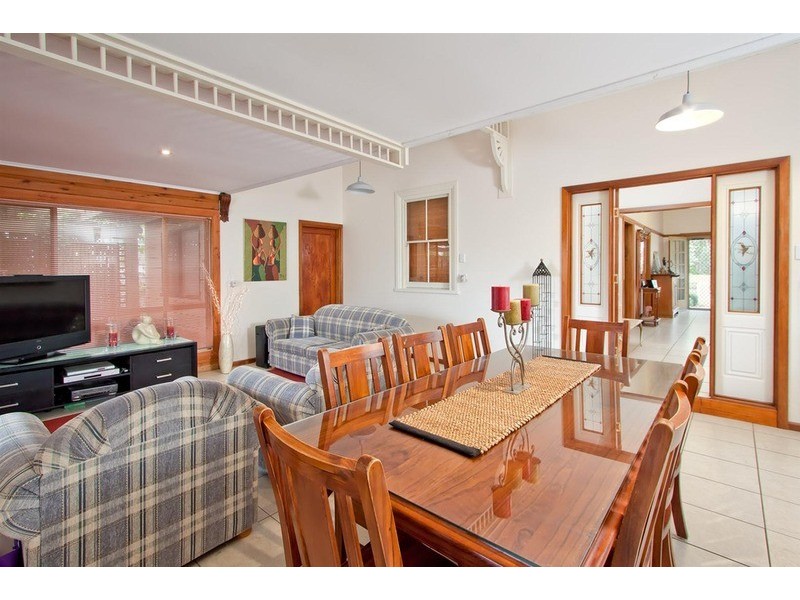 6 Hampden Avenue, North Wagga Wagga NSW 2650