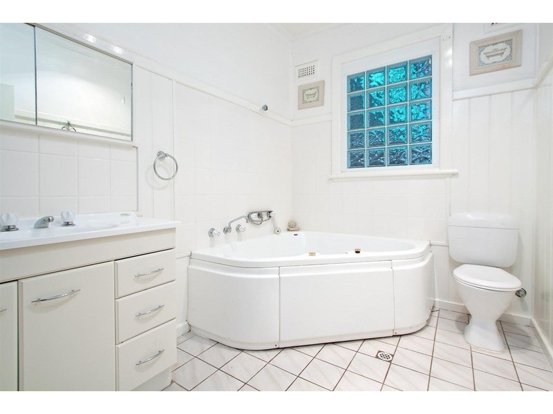 220 Kincaid  Street, Wagga Wagga NSW 2650