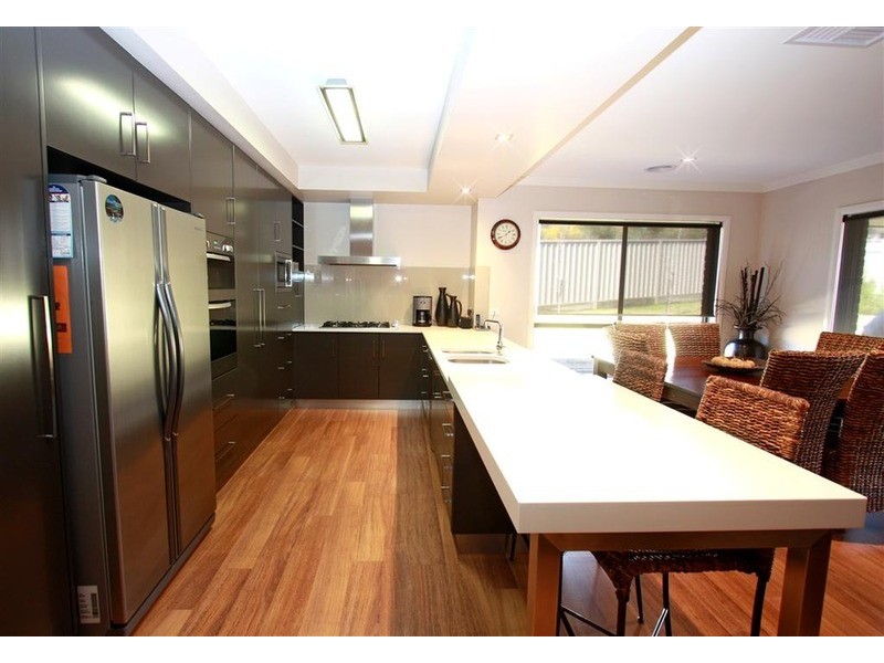 6 Kyalla Place, Bourkelands NSW 2650
