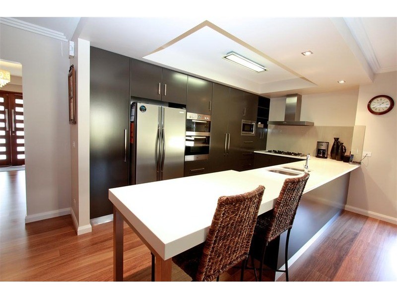 6 Kyalla Place, Bourkelands NSW 2650