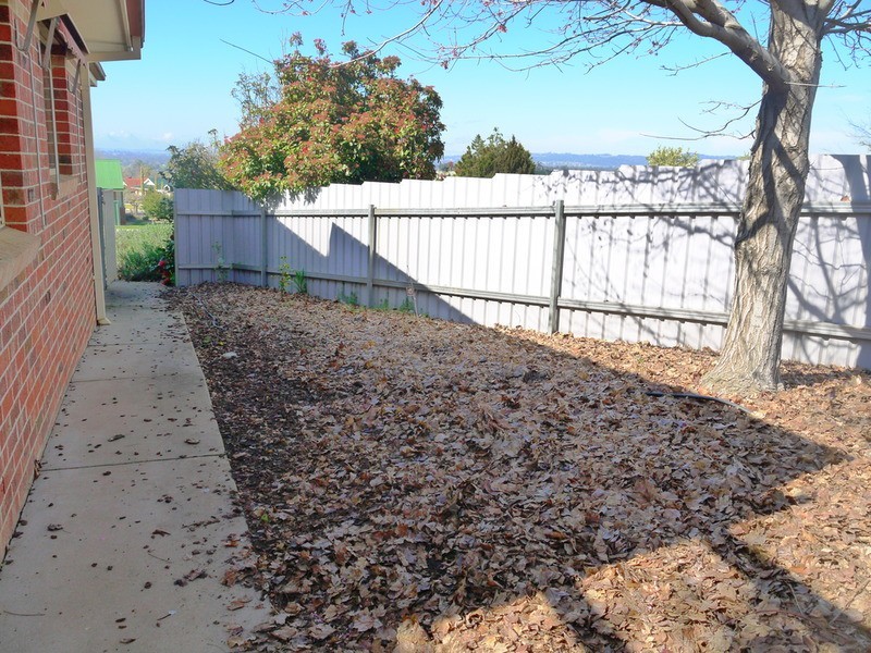 2/1 Melville Place, Tatton NSW 2650