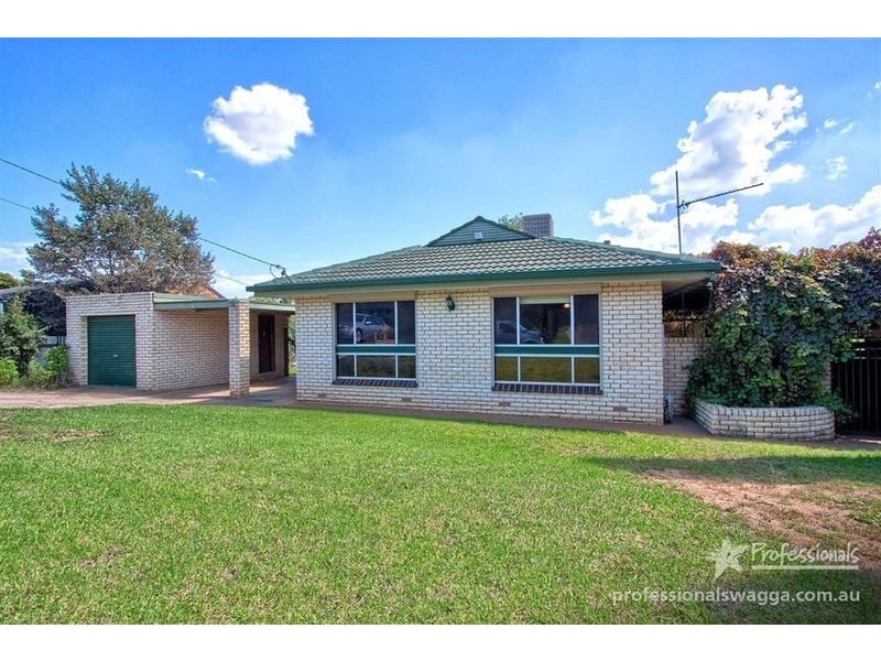 6 Truman Avenue, Tolland NSW 2650