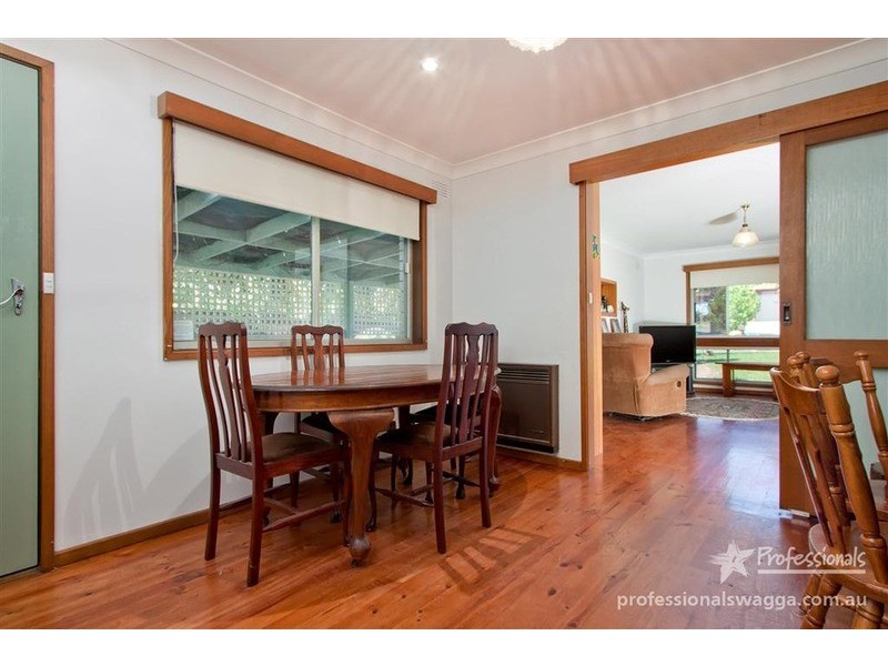 6 Truman Avenue, Tolland NSW 2650
